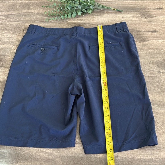 GRAND SLAM men’s golf shorts ⛳️- size 36 - like NEW - Picture 4 of 5